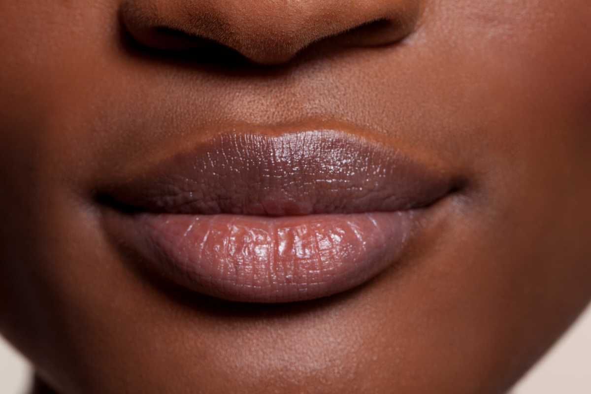 Achieving a Long-lasting Bold Lip Look for All-day Wear